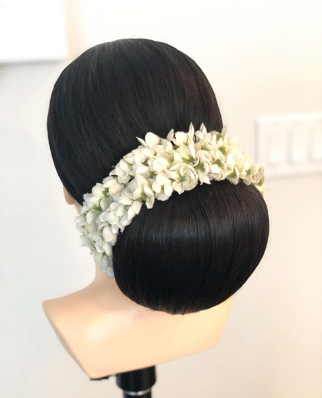 SAPPHIRE HAIR MANNEQUIN